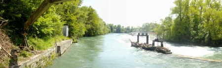 Retenue d'eau en amont du barrage