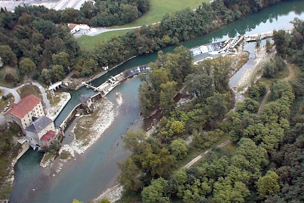 Vue aérienne du barrage et de la micro-centrale électrique